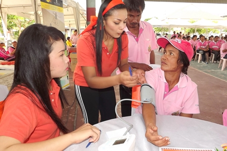 Free blood pressure checks are part of the health promotion.